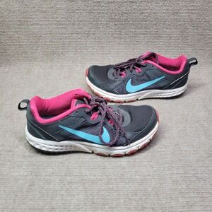 Nike Wild Trail Running Shoes Womens 8 Gray Lace Up Athletic Sneakers 643074-001
